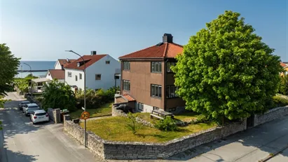 Rymlig funkisvilla i 2-plan på Hällarna Rymlig funkisvilla i 2-plan på Hällarna