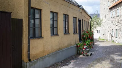 Karaktärsfull 1700-talsfastighet Karaktärsfull 1700-talsfastighet